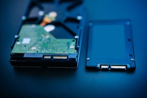 Quels critères prendre en compte avant de choisir un disque dur personnalisé ?
