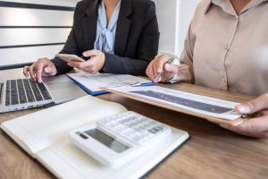 Expert-comptable à Chambéry : pourquoi la proximité géographique change tout pour votre entreprise